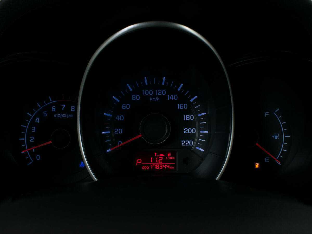 Kia Rio с пробегом — 2012 год. Фото: #13