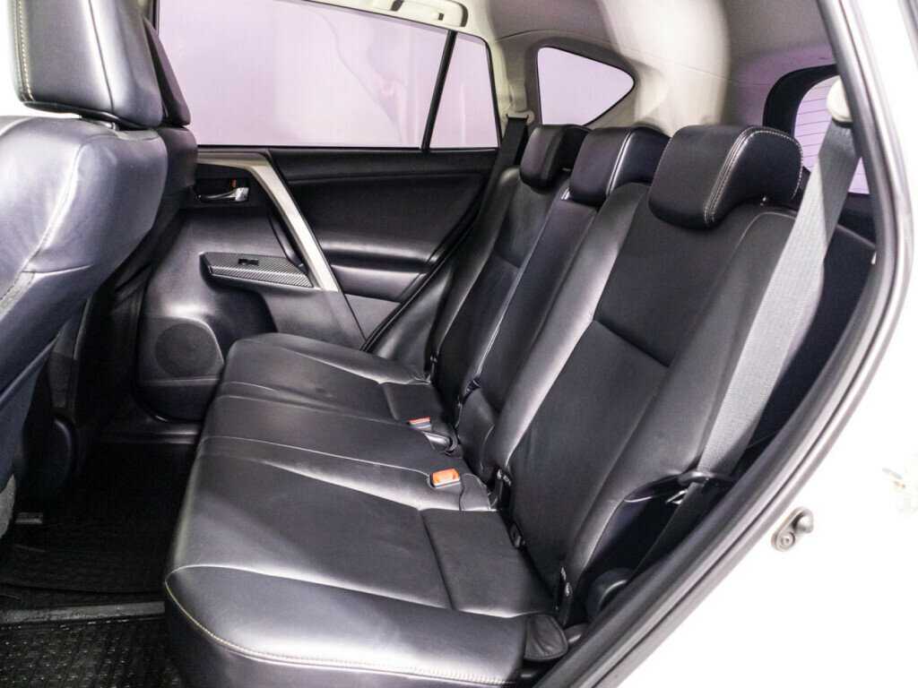 Toyota RAV4 с пробегом — 2013 год. Фото: #8