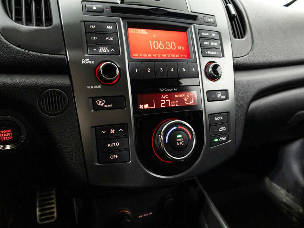 Kia Cerato с пробегом — 2012 год. Фото: #14