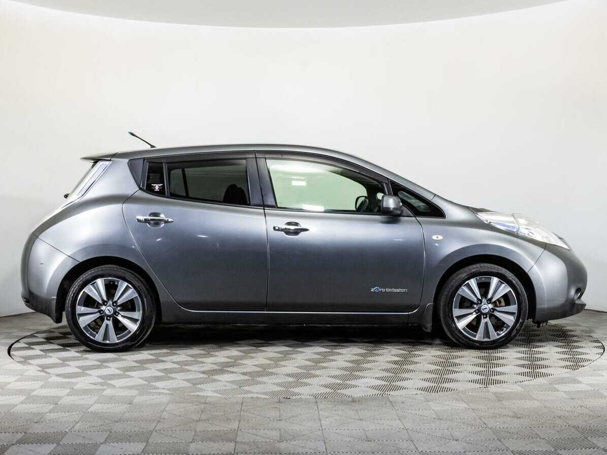 Nissan Leaf с пробегом — 2013 год. Фото: #3