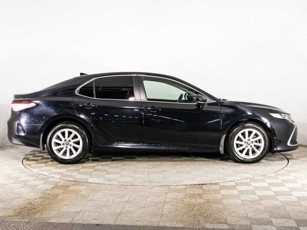 Toyota Camry с пробегом — 2021 год. Фото: #3