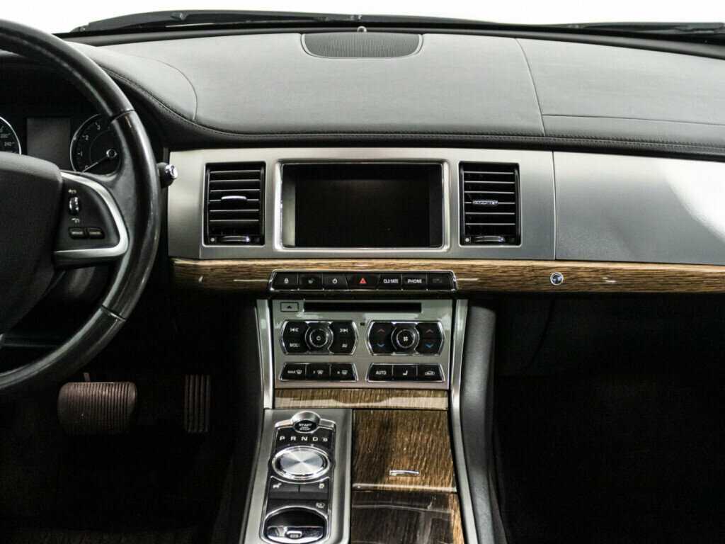 Jaguar XF с пробегом — 2012 год. Фото: #13