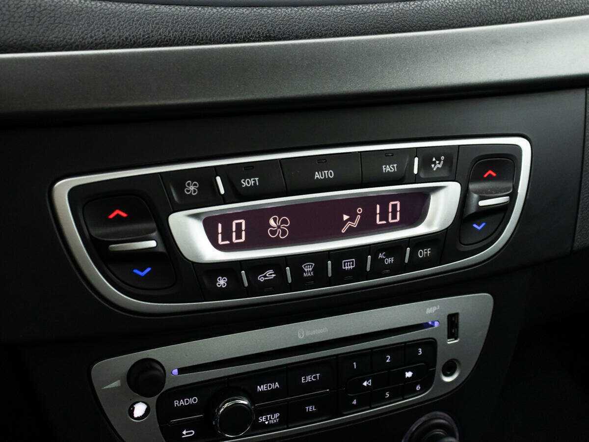 Renault Fluence с пробегом — 2013 год. Фото: #14