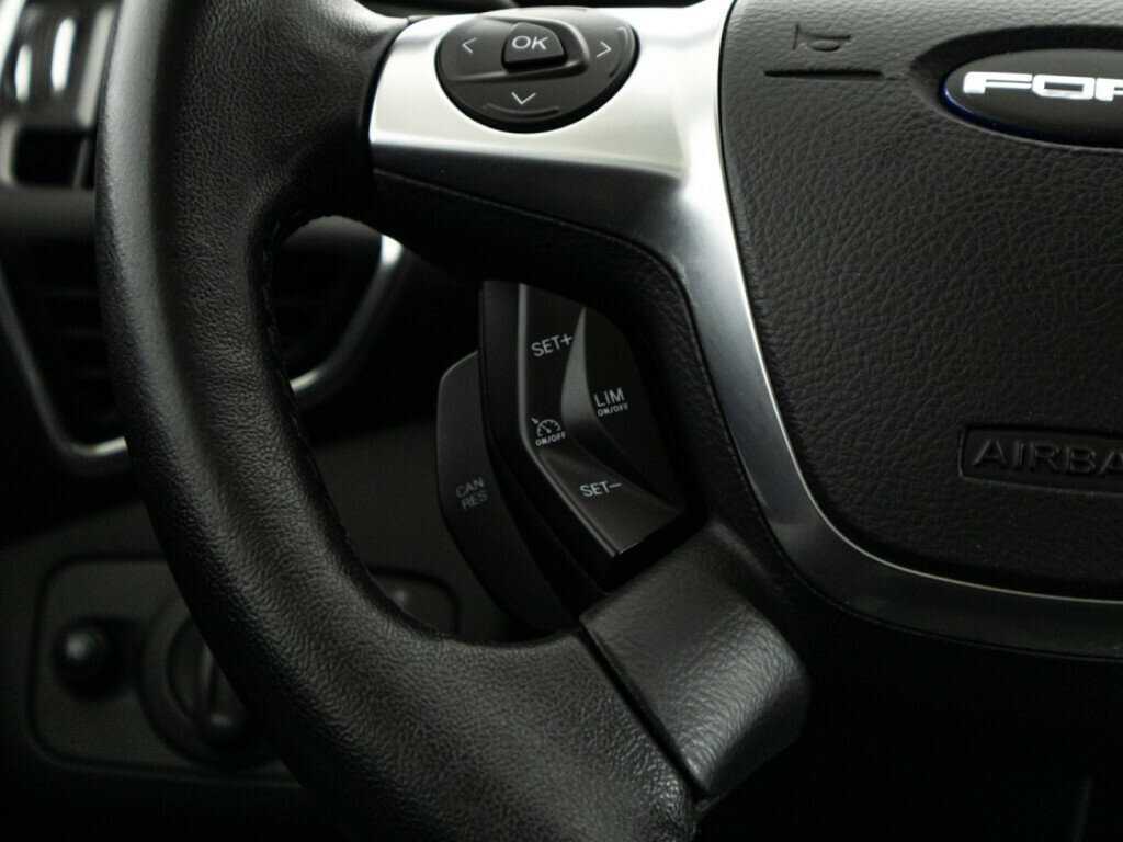 Ford Kuga с пробегом — 2014 год. Фото: #18