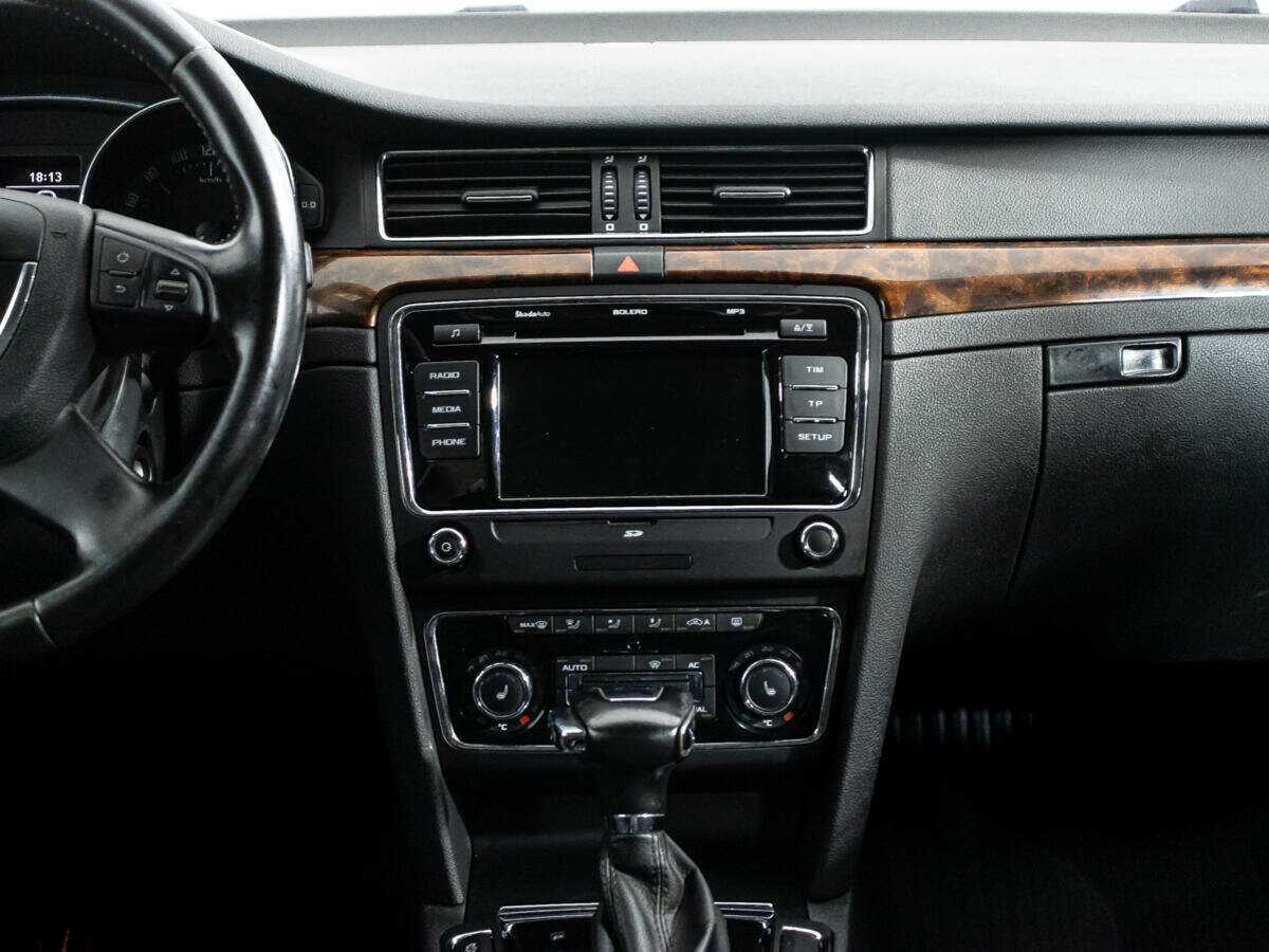 Skoda Superb с пробегом — 2012 год. Фото: #13