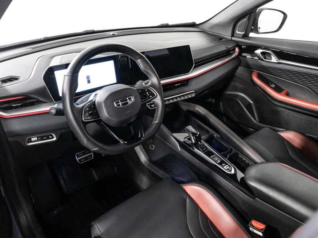 Geely Coolray с пробегом — 2023 год. Фото: #10