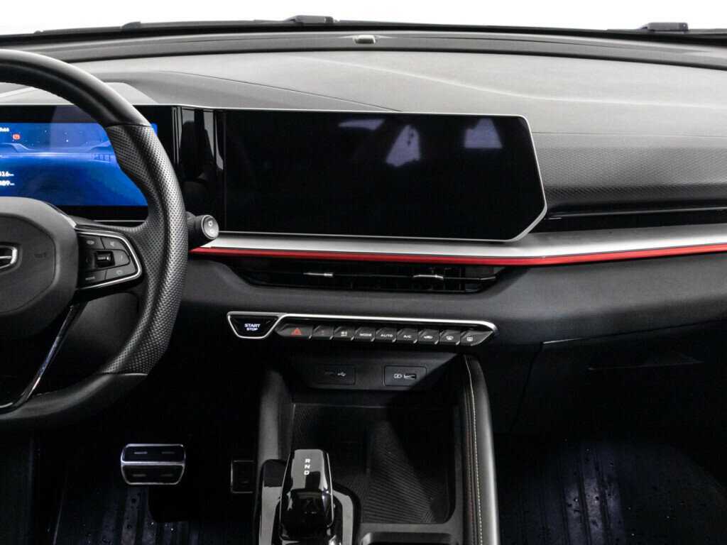 Geely Coolray с пробегом — 2023 год. Фото: #13