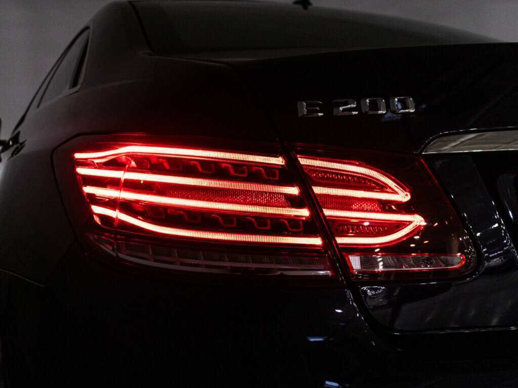 Mercedes-Benz E-Класс с пробегом — 2015 год. Фото: #24