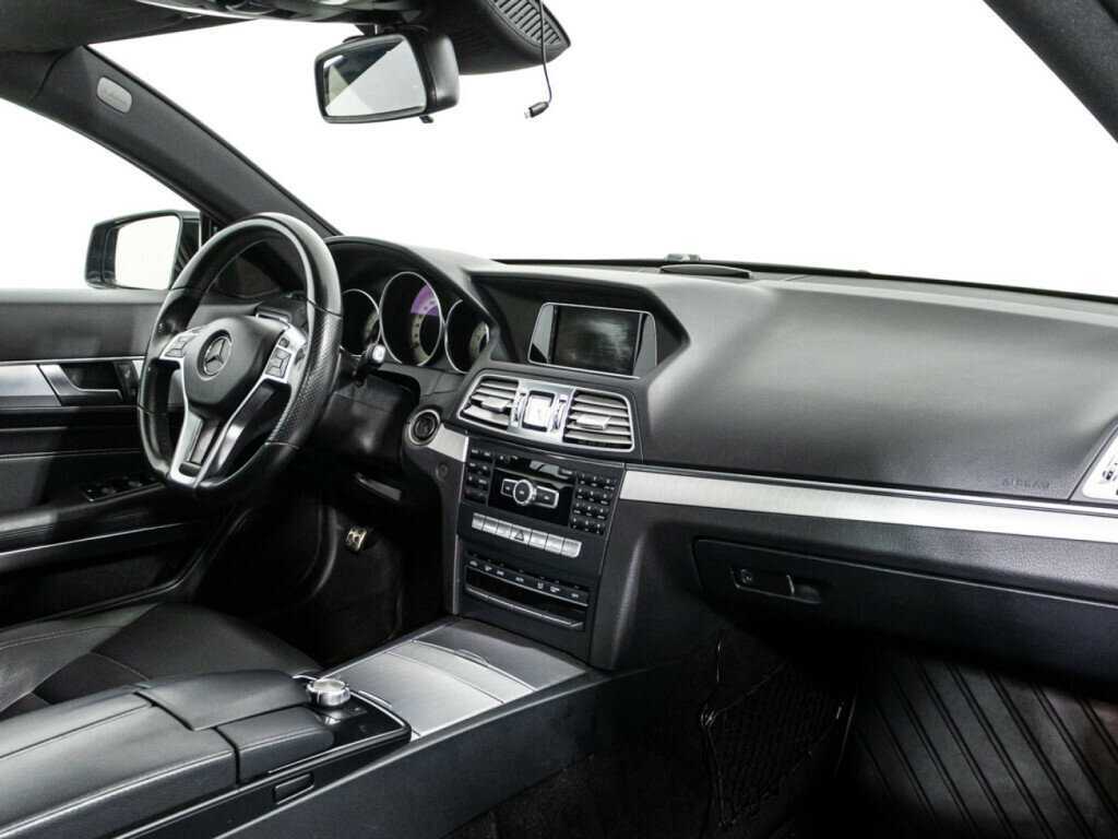 Mercedes-Benz E-Класс с пробегом — 2015 год. Фото: #8