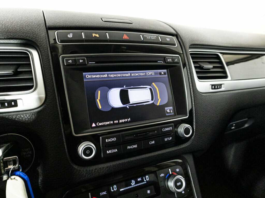 Volkswagen Touareg с пробегом — 2015 год. Фото: #16