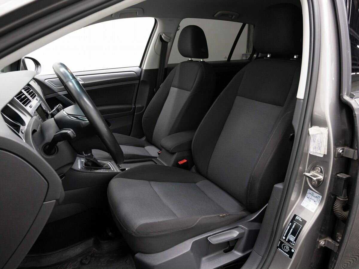 Volkswagen Golf с пробегом — 2013 год. Фото: #9