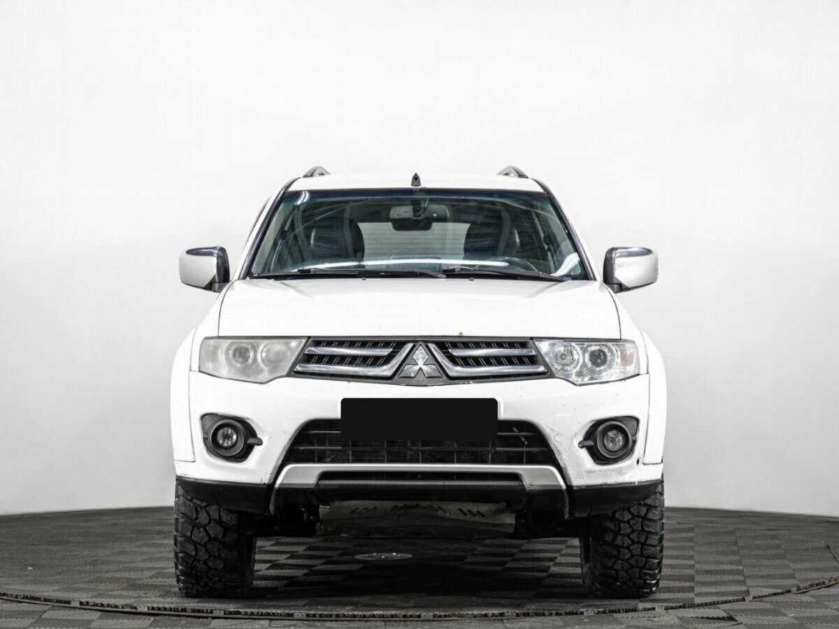 Mitsubishi Pajero Sport с пробегом — 2014 год. Фото: #1