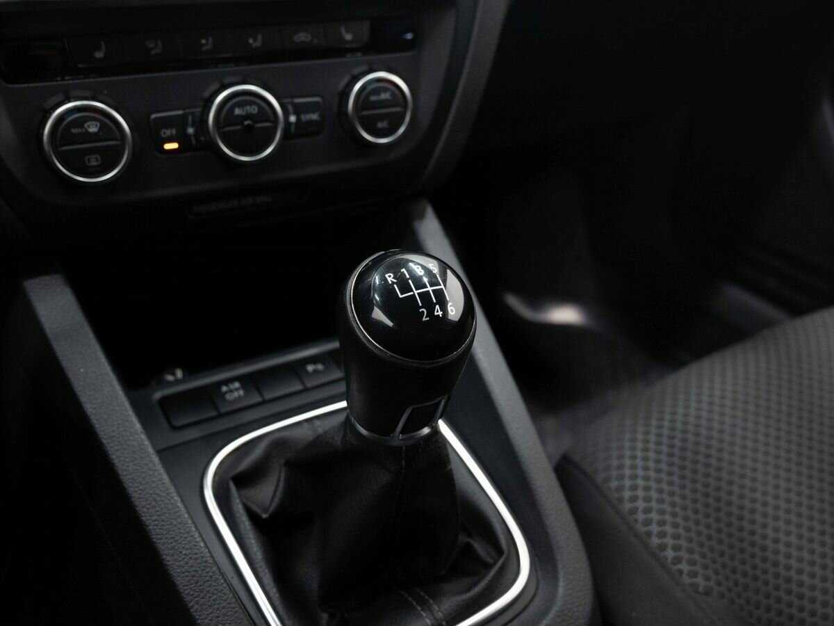 Volkswagen Jetta с пробегом — 2014 год. Фото: #16