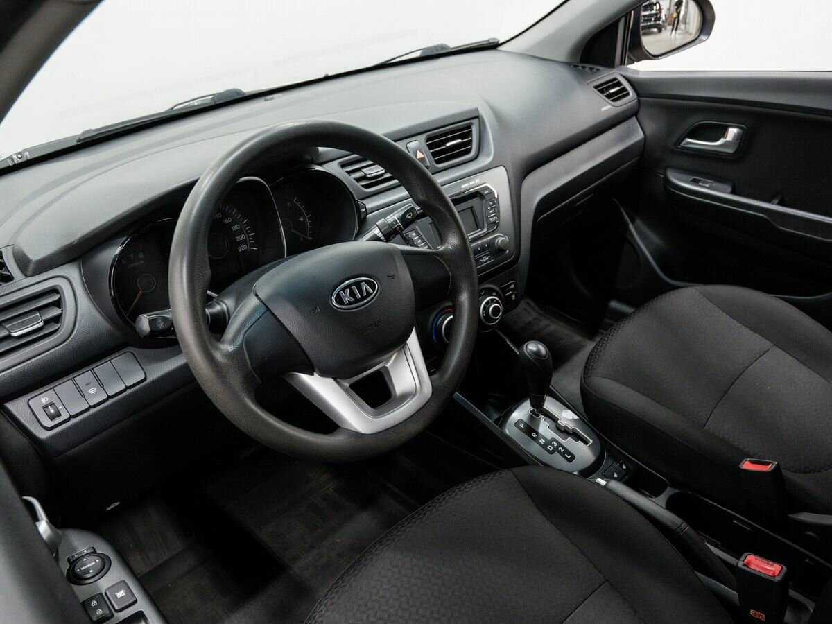Kia Rio с пробегом — 2012 год. Фото: #12