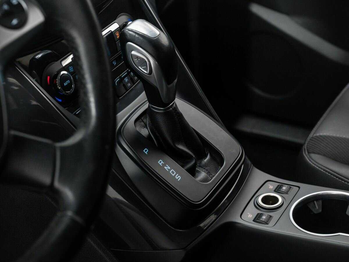 Ford Kuga с пробегом — 2015 год. Фото: #13