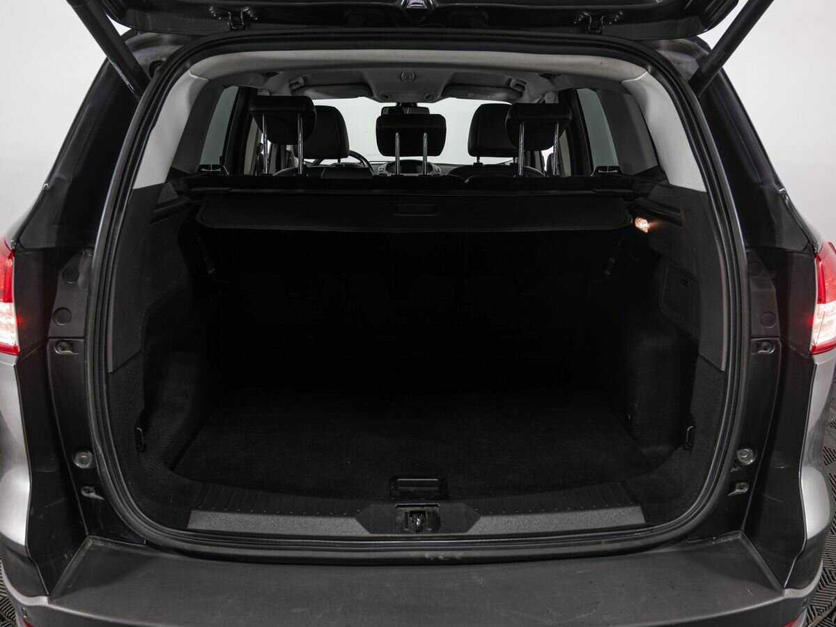 Ford Kuga с пробегом — 2015 год. Фото: #18