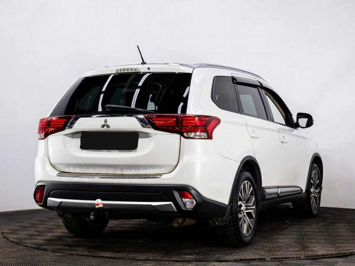 Mitsubishi Outlander с пробегом — 2015 год. Фото: #5