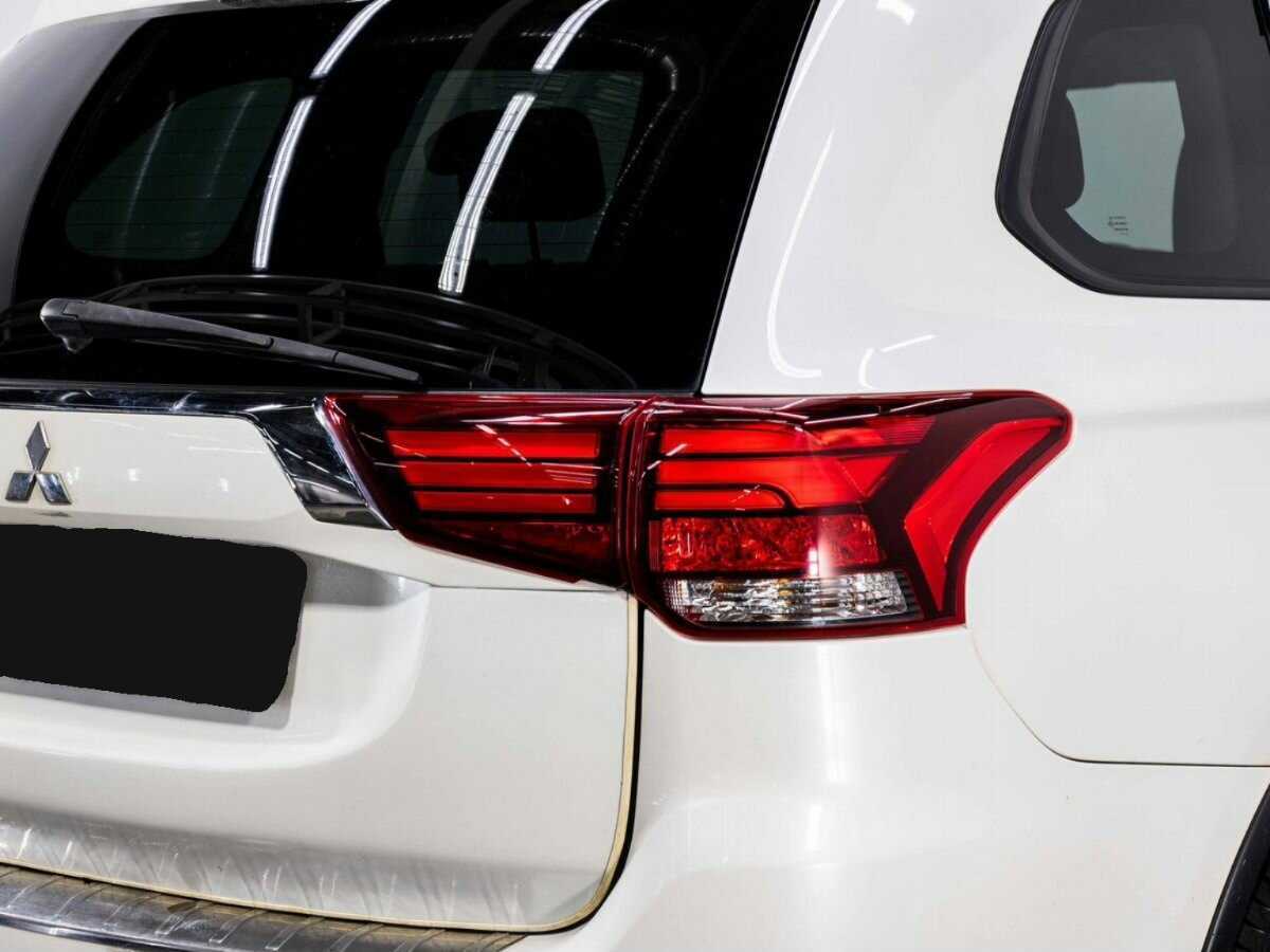 Mitsubishi Outlander с пробегом — 2015 год. Фото: #27