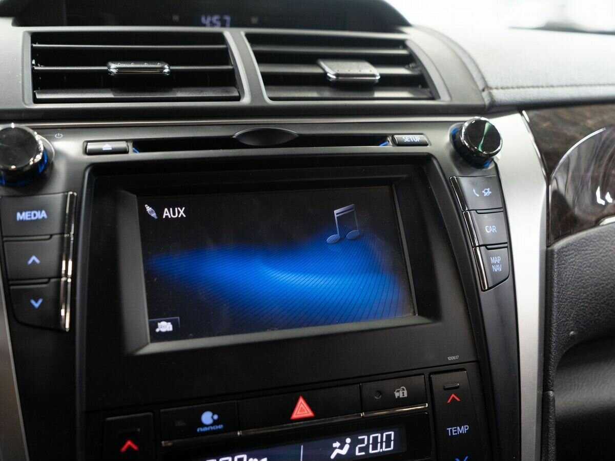 Toyota Camry с пробегом — 2017 год. Фото: #9