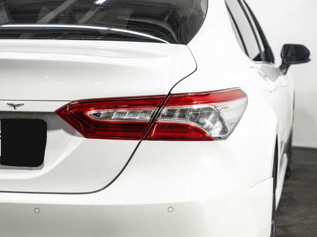 Toyota Camry с пробегом — 2022 год. Фото: #6