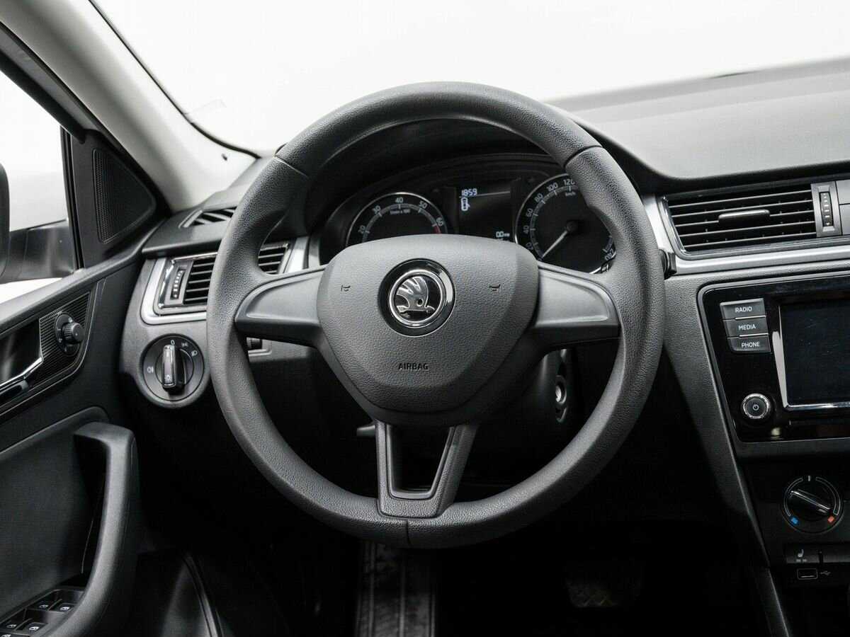 Skoda Rapid с пробегом — 2019 год. Фото: #11