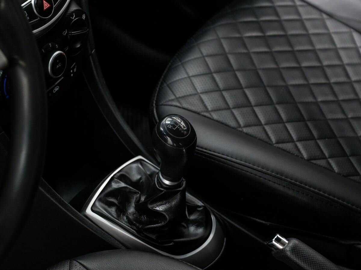 Hyundai Solaris с пробегом — 2013 год. Фото: #15