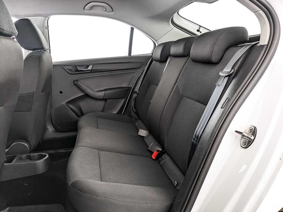 Skoda Rapid с пробегом — 2019 год. Фото: #14