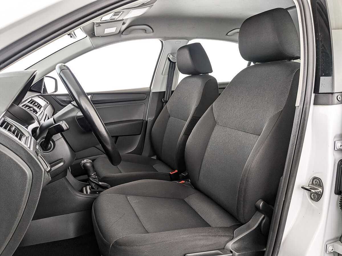 Skoda Rapid с пробегом — 2019 год. Фото: #16
