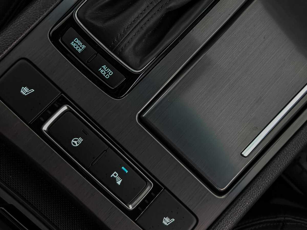 Hyundai Genesis с пробегом — 2015 год. Фото: #28