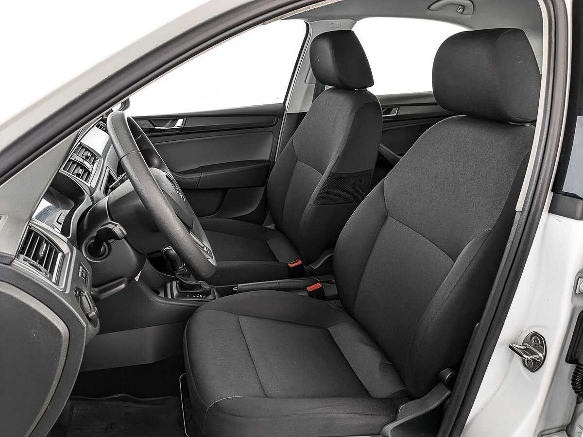 Skoda Rapid с пробегом — 2019 год. Фото: #17