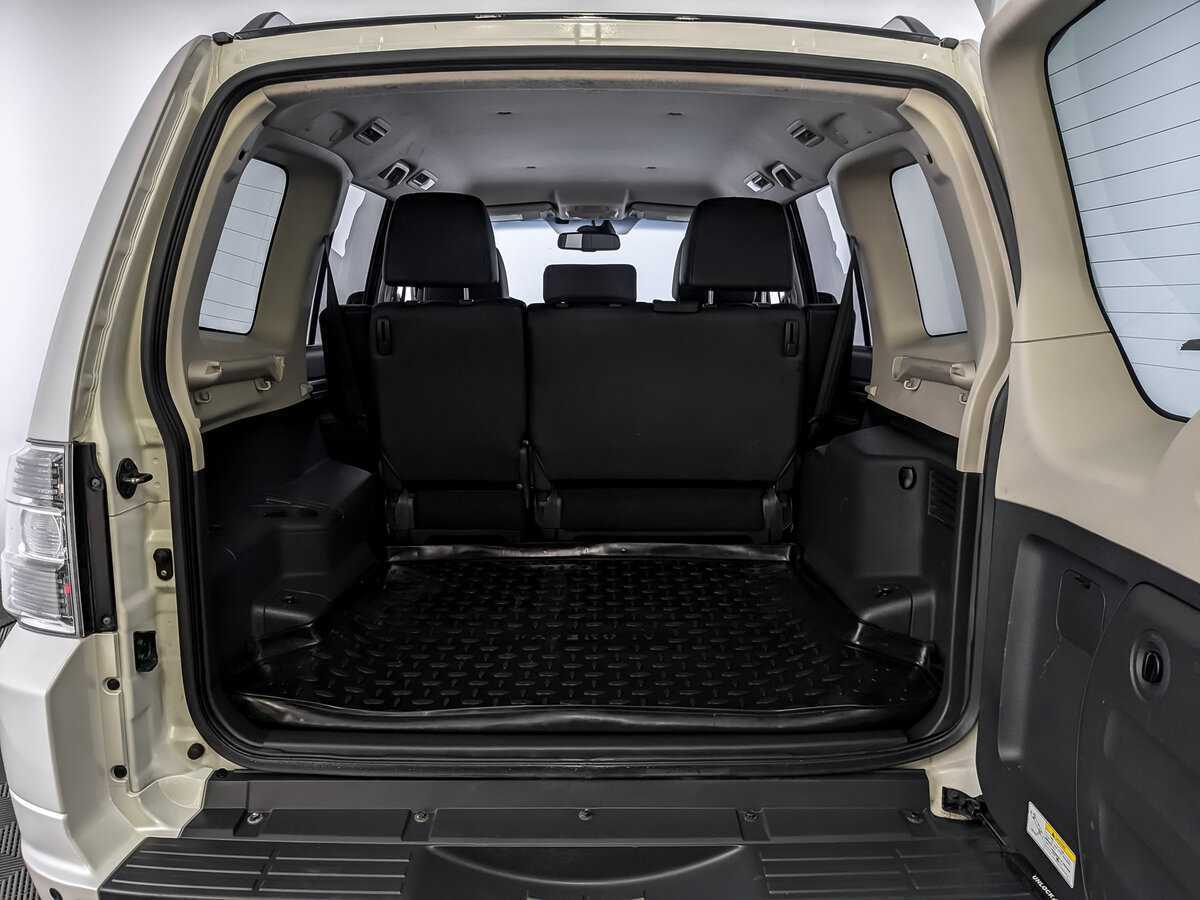 Mitsubishi Pajero с пробегом — 2019 год. Фото: #9