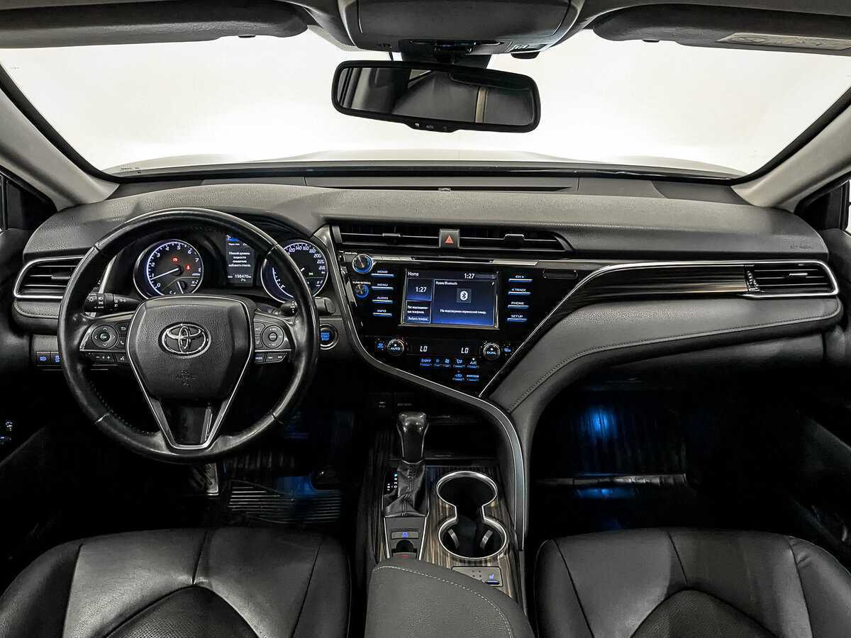 Toyota Camry с пробегом — 2018 год. Фото: #13