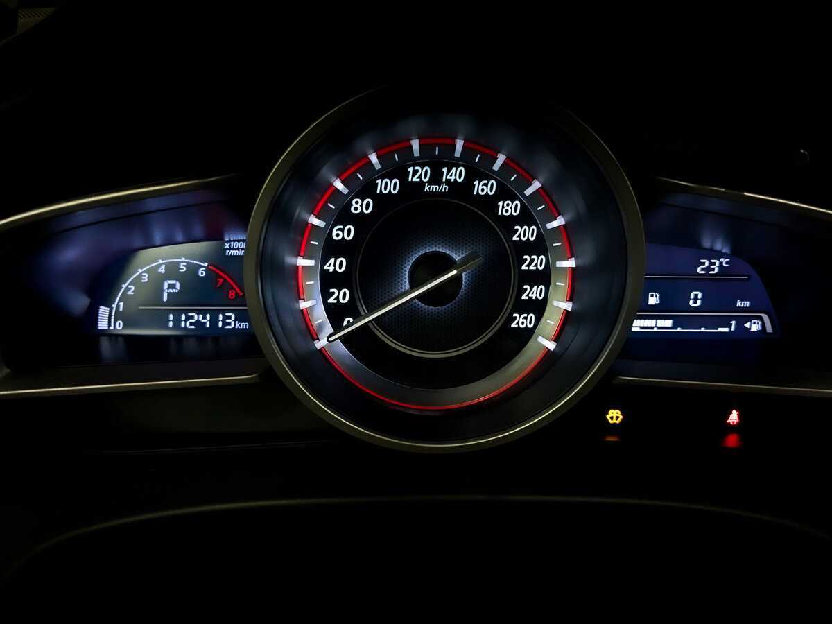 Mazda 3 с пробегом — 2014 год. Фото: #12