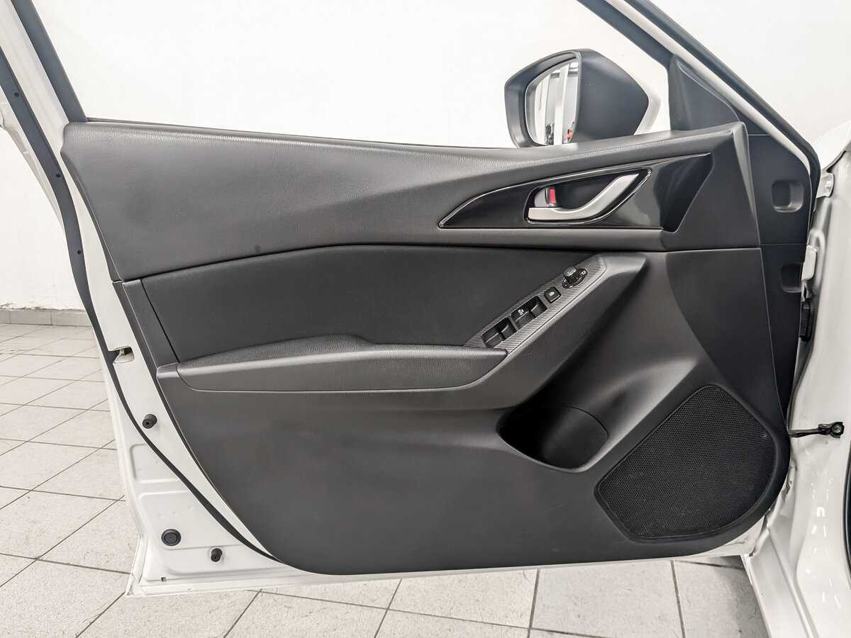 Mazda 3 с пробегом — 2014 год. Фото: #18