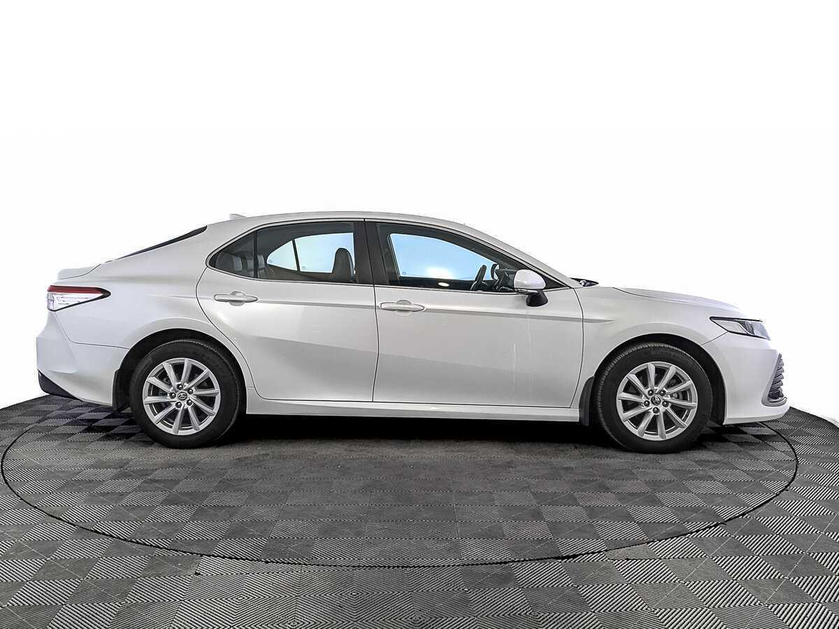 Toyota Camry с пробегом — 2021 год. Фото: #3