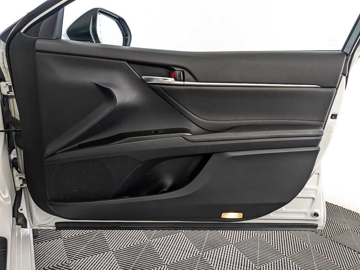 Toyota Camry с пробегом — 2021 год. Фото: #24
