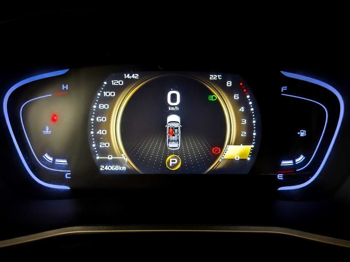 Geely Coolray с пробегом — 2022 год. Фото: #12