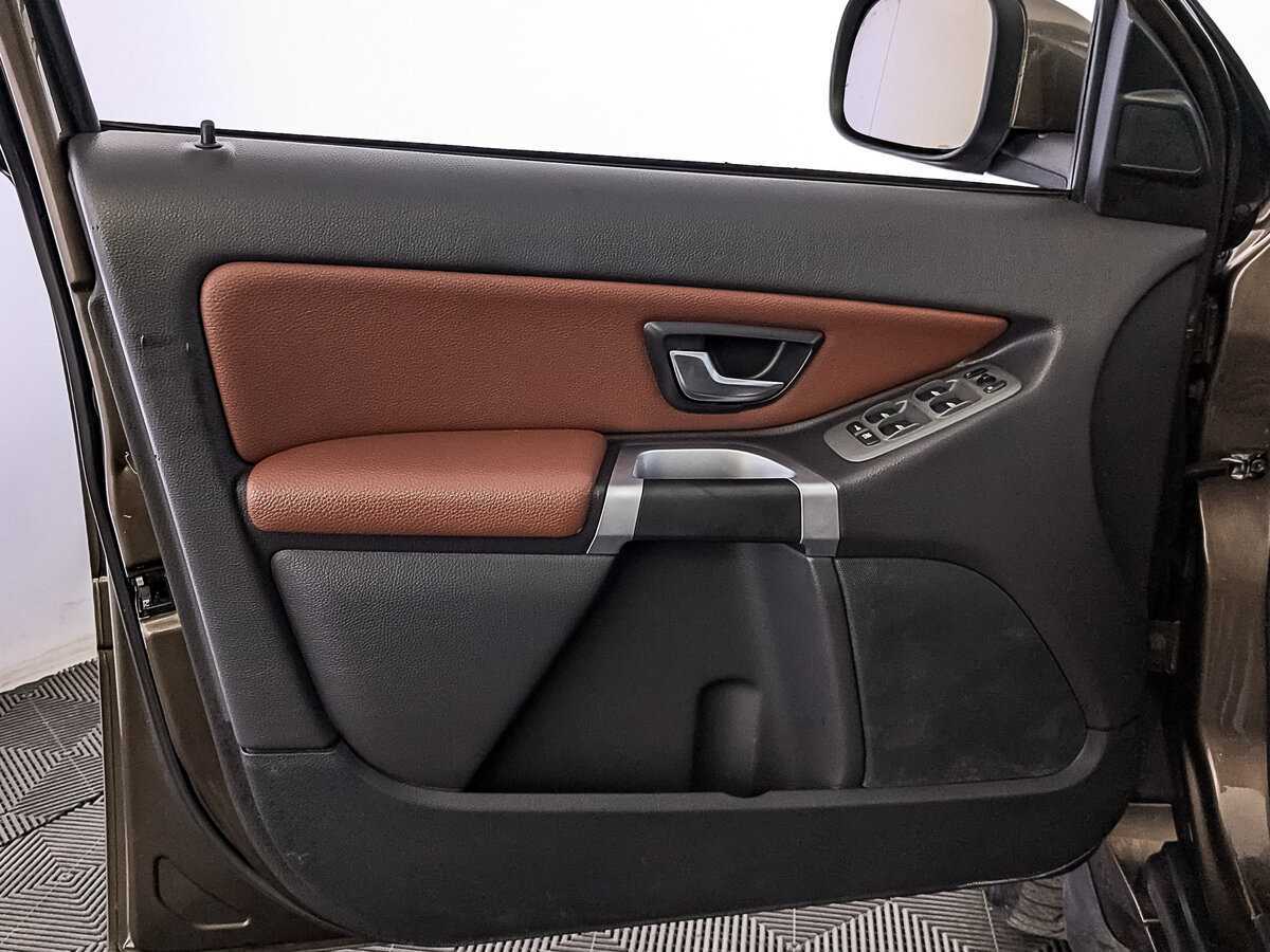 Volvo XC90 с пробегом — 2014 год. Фото: #18