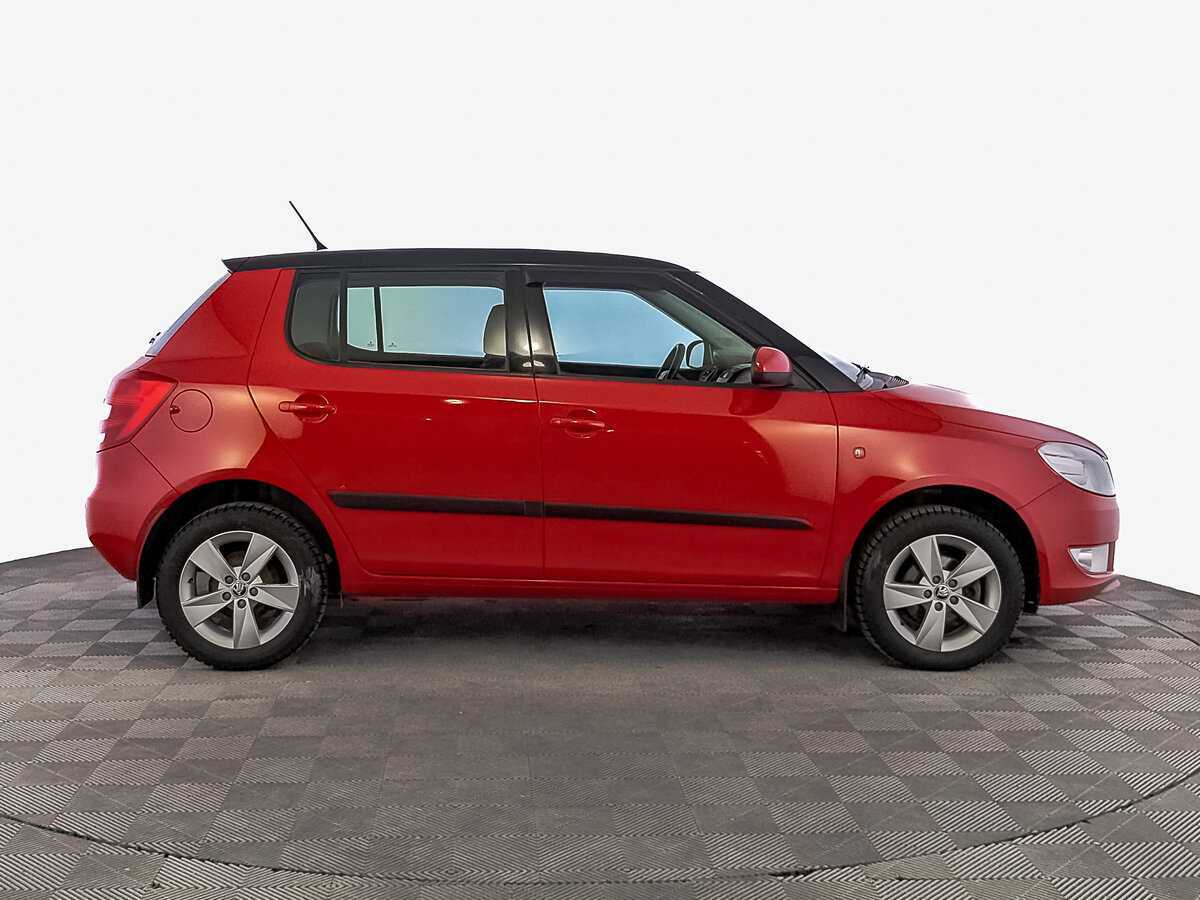 Skoda Fabia с пробегом — 2013 год. Фото: #3