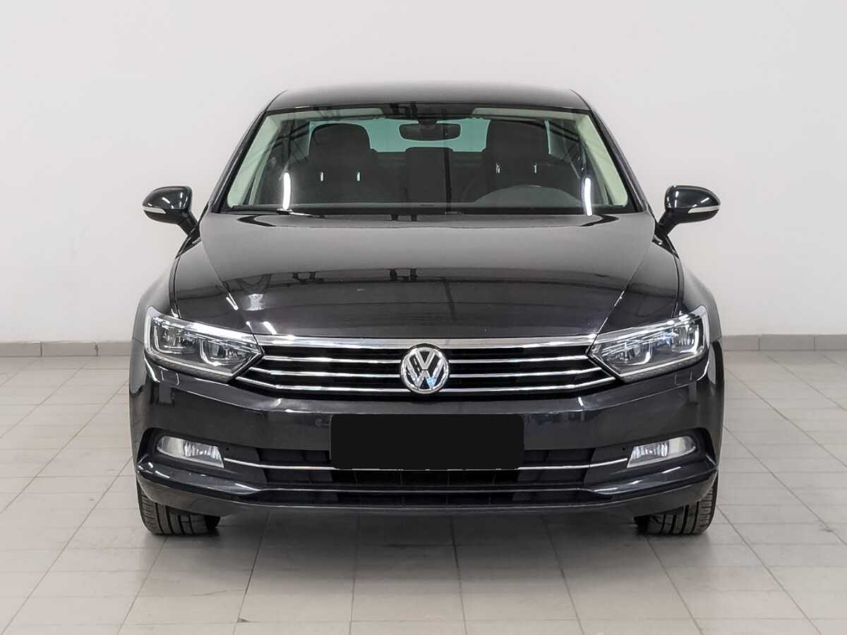 Volkswagen Passat с пробегом — 2019 год. Фото: #1