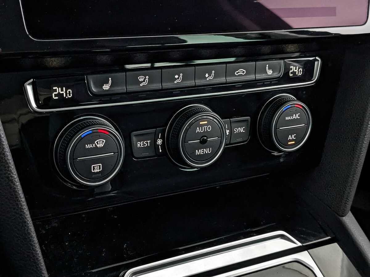 Volkswagen Passat с пробегом — 2019 год. Фото: #20