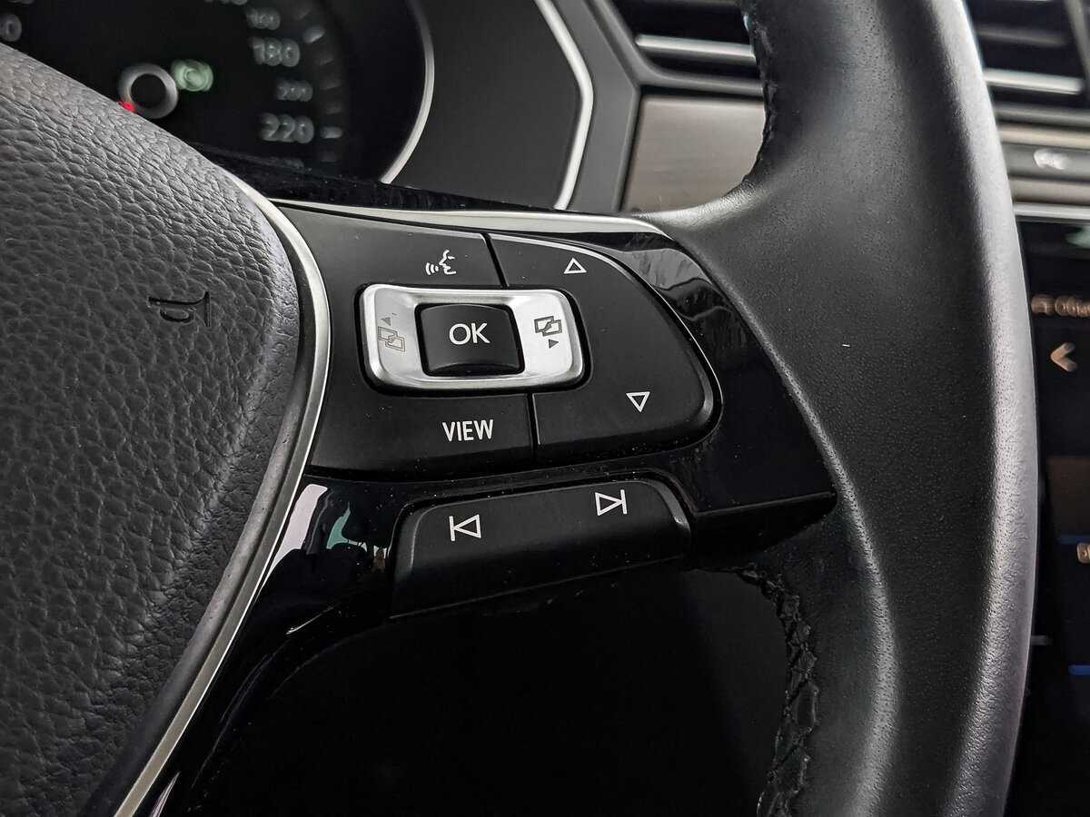 Volkswagen Passat с пробегом — 2019 год. Фото: #28