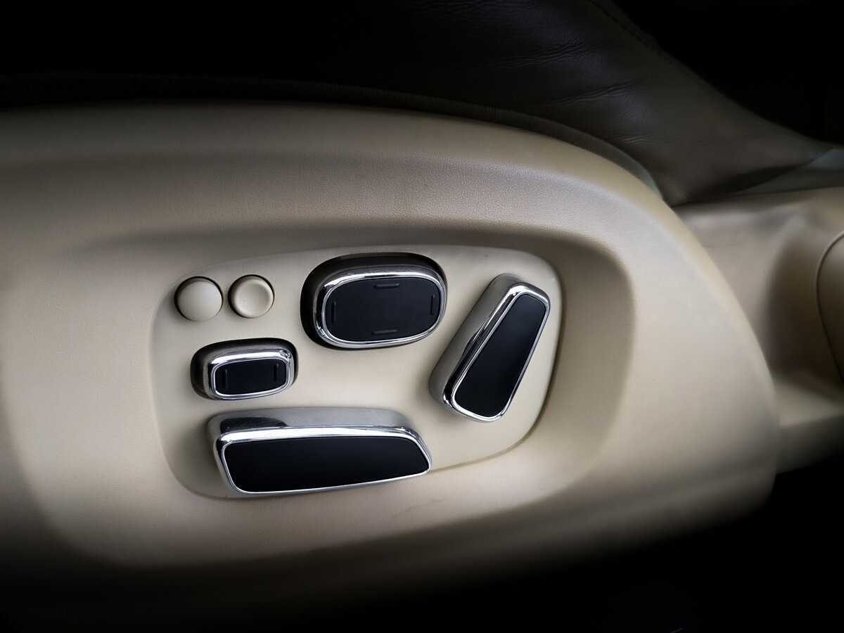 Jaguar XJ с пробегом — 2012 год. Фото: #18