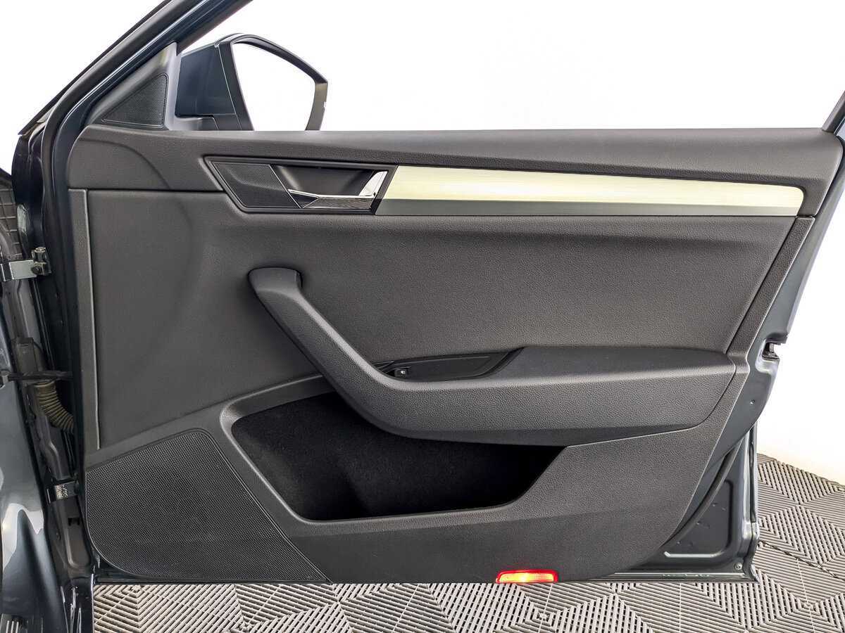 Skoda Superb с пробегом — 2019 год. Фото: #23