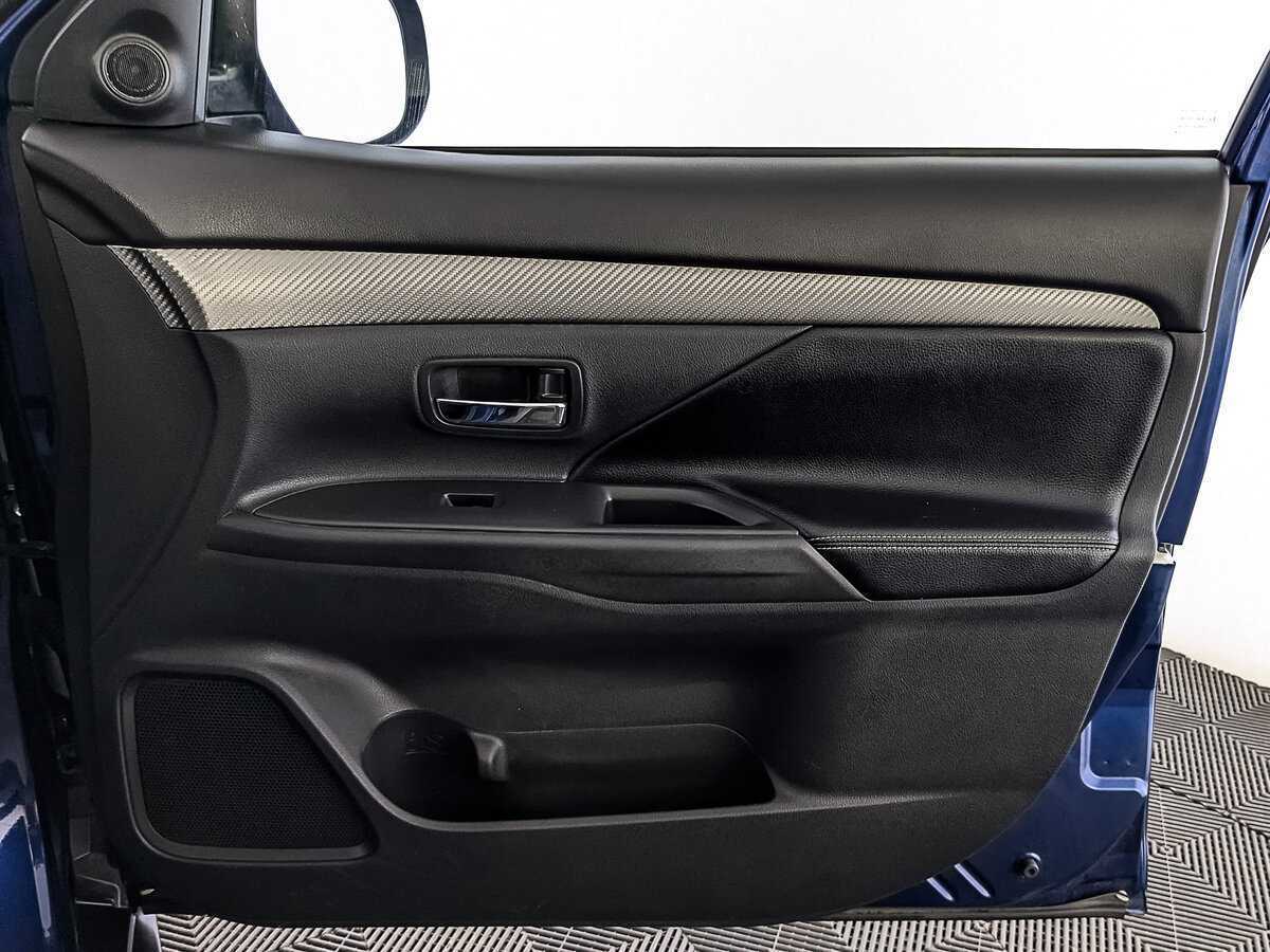 Mitsubishi Outlander с пробегом — 2014 год. Фото: #23