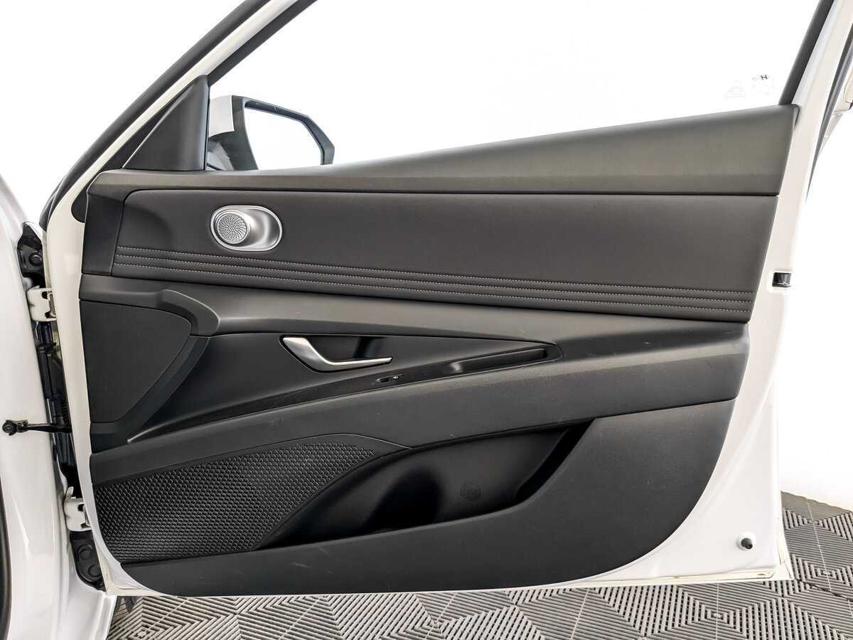 Hyundai Elantra с пробегом — 2021 год. Фото: #21