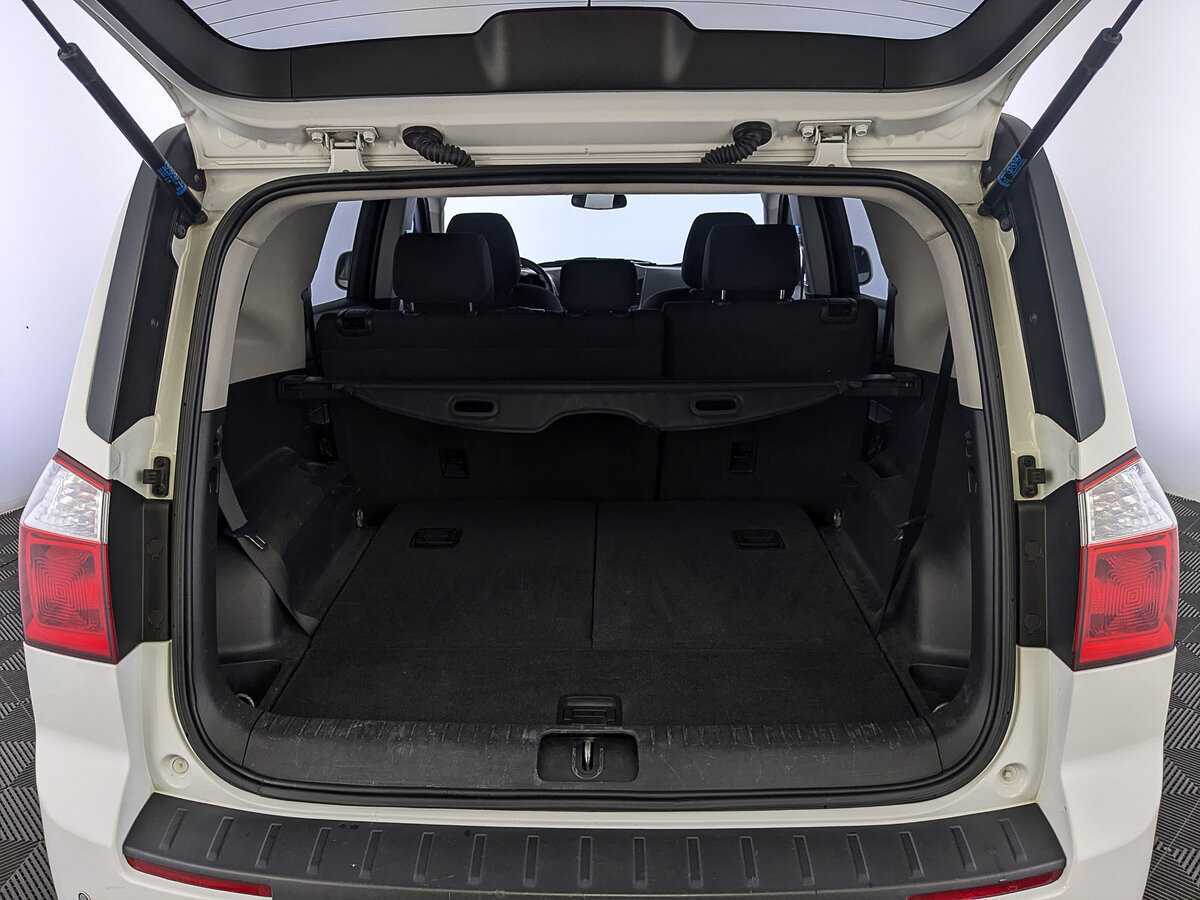 Chevrolet Orlando с пробегом — 2012 год. Фото: #9