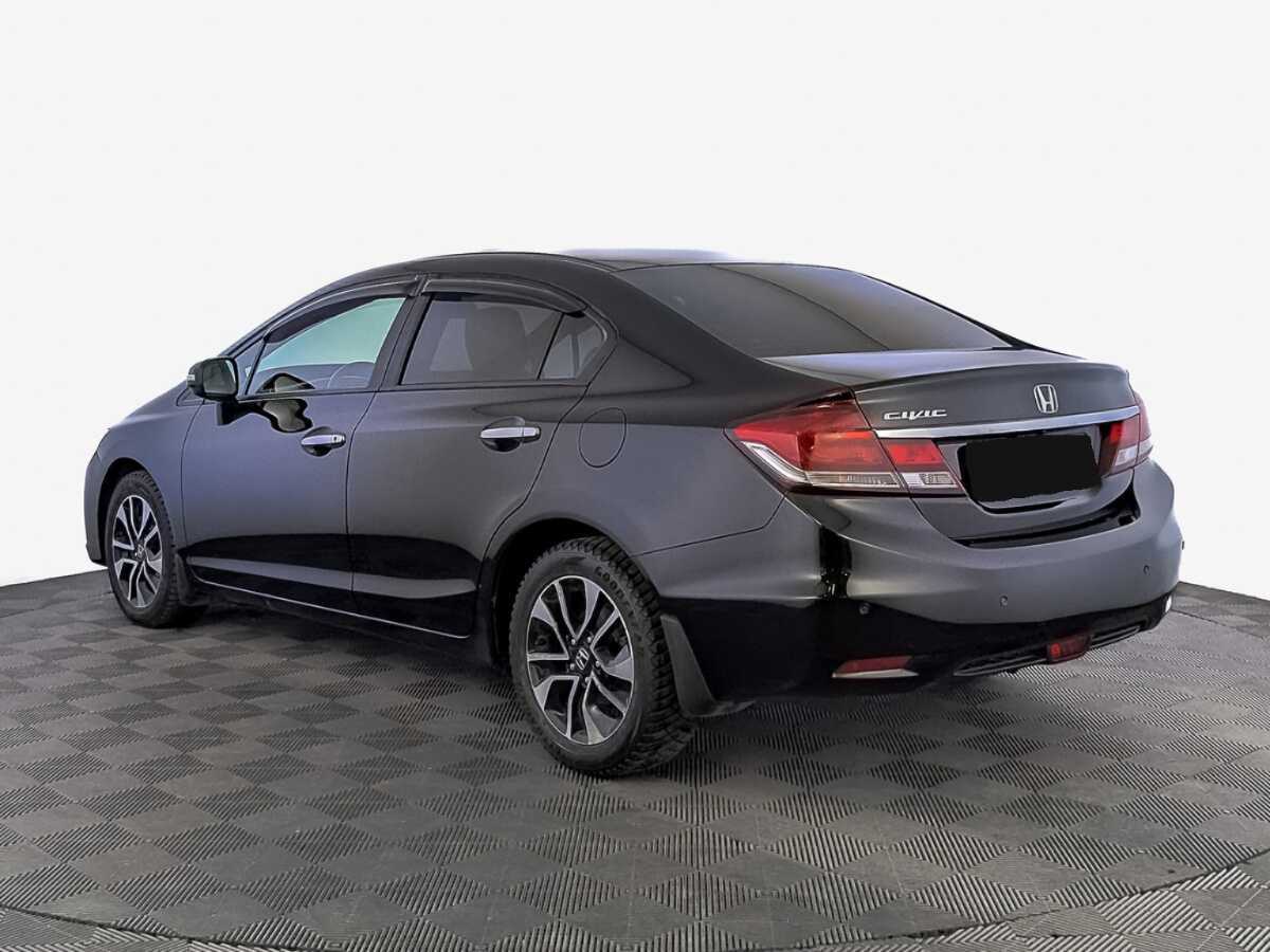 Honda Civic с пробегом — 2013 год. Фото: #6