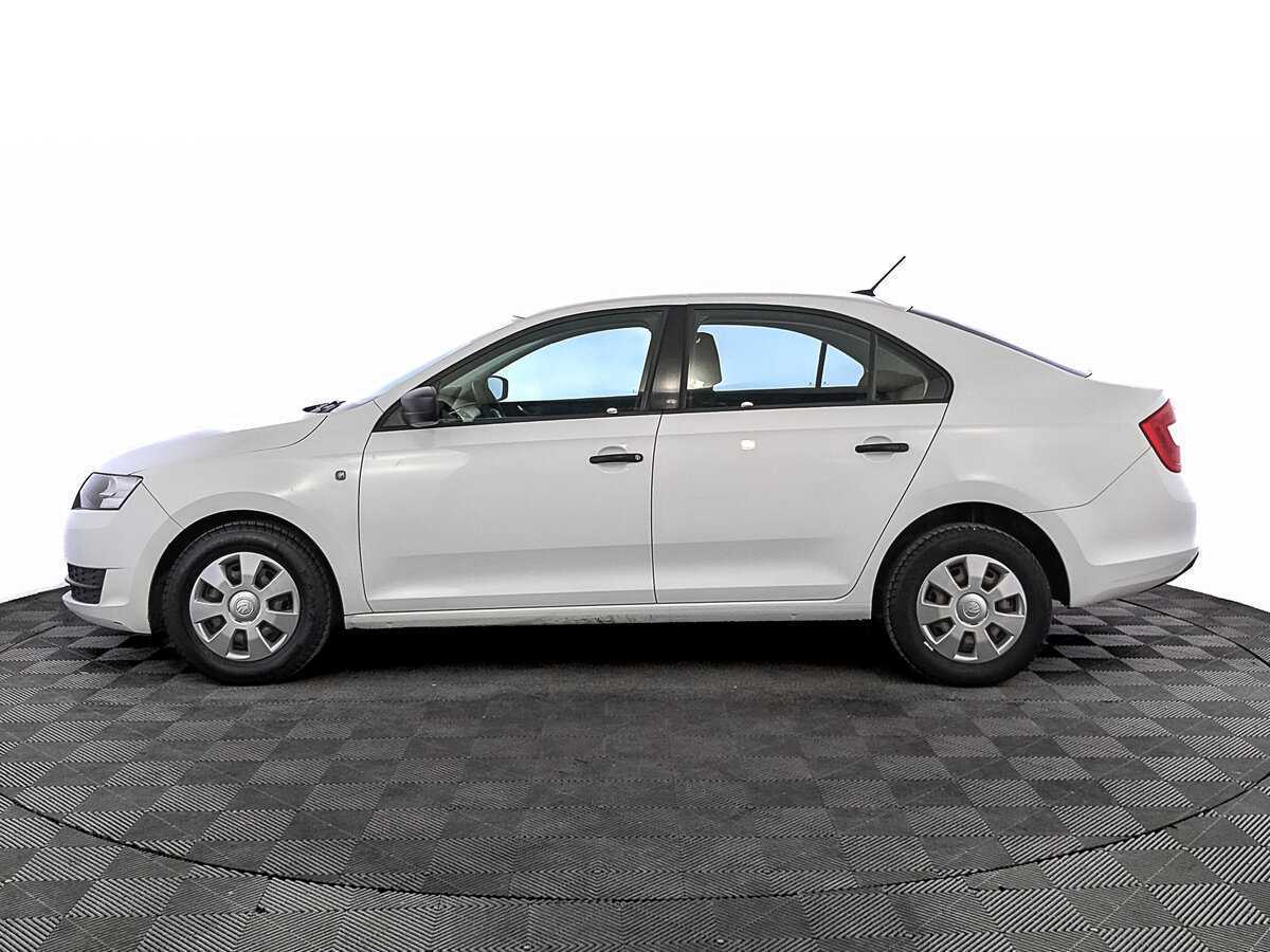 Skoda Rapid с пробегом — 2017 год. Фото: #7