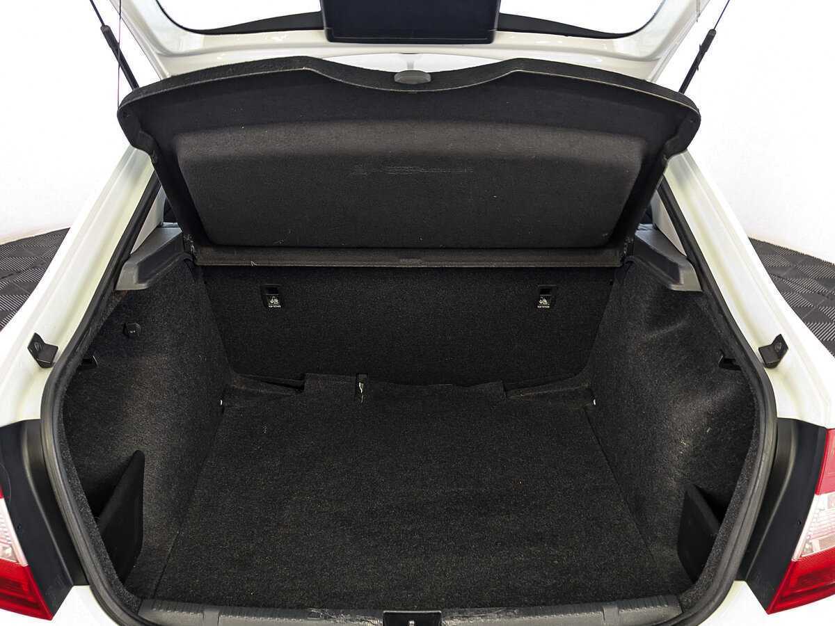 Skoda Rapid с пробегом — 2017 год. Фото: #9